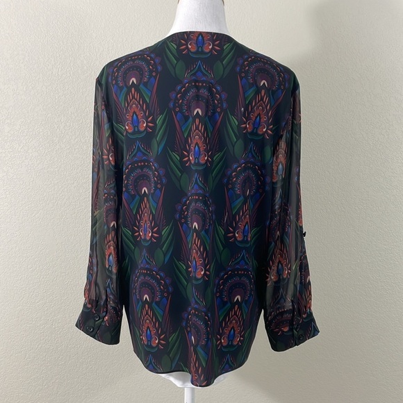 Alice + Olivia button front v neck peacock print long sleeve blouse size medium - Picture 3 of 10